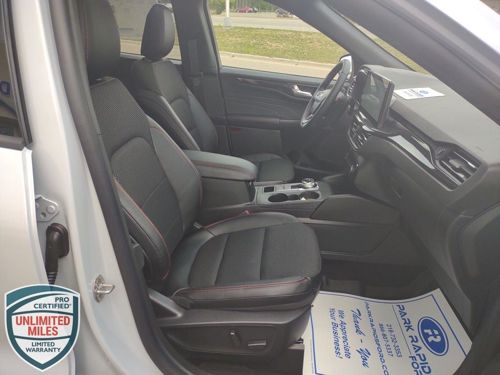 2025 Ford Escape Hybrid ST-Line Select