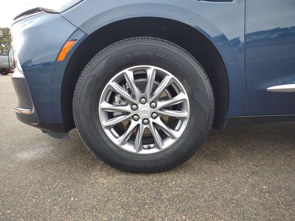 2022 Buick Enclave Essence